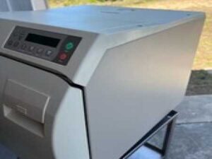 Midmark M11-022 Autoclave – 4538 Cycles! Clean, in good working order