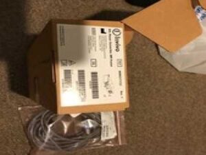 Invivo Vital sign monitor power supply and cable