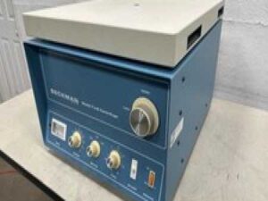 Beckman TJ-6RS Tabletop Centrifuge, CAT: 340439, 7000 RPM, Rotor & Buckets