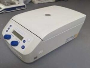 Eppendorf 5425 Lab Centrifuge