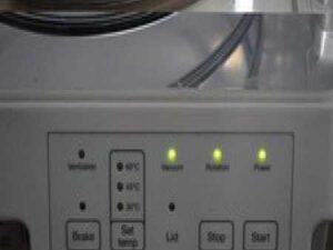 ^ Eppendorf 5301 Vacufuge Concentrator Centrifuge w/ Vacuum Pump & Rotor #X5101