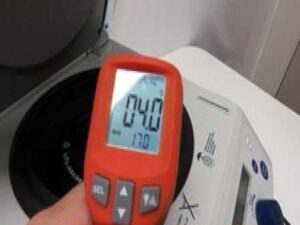 Eppendorf 5424R Refrigerated Benchtop Centrifuge w/FA-45-24-11 Rotor 120V