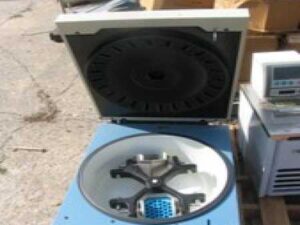 Beckman TJ-6RS Tabletop Centrifuge W/ Rotor, Buckets, and Inserts