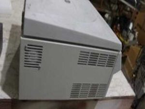 Eppendorf Centrifuge 5810 (Does not include Rotor)