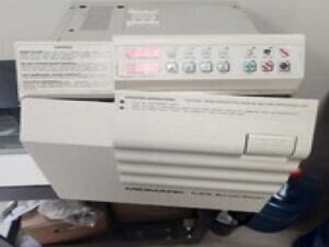 RITTER-MIDMARK M9-001 ( M9 ) ULTRACLAVE TABLE TOP AUTOCLAVE STERILIZER powers on