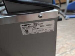 Sanyo MLS-3020U Portable Autoclave. Labo Autoclave