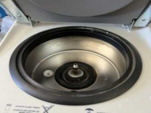 Eppendorf 5424R Refrigerated Centrifuge with FA-45-24-11 Rotor + Lid ~ Clean