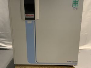Thermo Scientific HERAcell 240i CO2 Incubator 51026332 3x Shelves - Fair