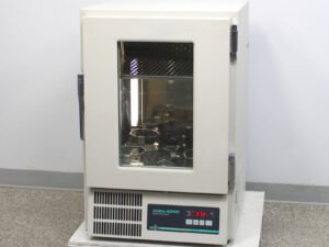 Brunswick Scientific Innova 4200 Incubator Shaker M1233-0014