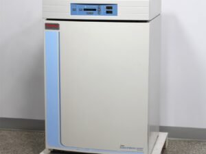 Thermo Forma 3110 Series II Water Jacket CO2 Incubator Forma 3140 w/ 4 Shelves
