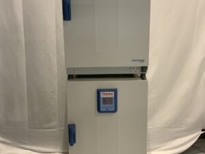 Thermo Scientific Heratherm IGS180 Bench Top Incubator Dual Stacked W/ 4 Shelves